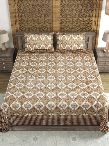 https://cdn.shopify.com/s/files/1/1857/6931/products/c5547f0a-f900-4353-9546-59697c23ec251689995114073SangriaBrownWhitePrinted210TCCottonDoubleKingBedsheetWithPil2.jpg?v=1703241846